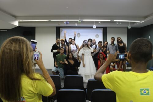 Apresentação da peça teatral ‘Deu a louca nos contos de fada’