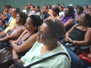 Reunião emociona familiares de alunos