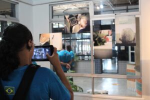 Jovens do ILBJ visitam exposição sobre Zé Peixe