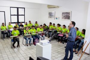 Alunos do ILBJ aprendem a valorizar seus currículos