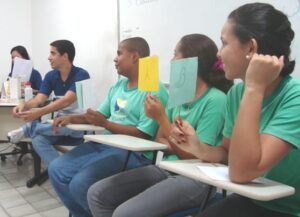 Alunos revisam conteúdo de forma divertida